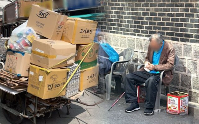 “노후가 가난한 사람들 99%가 하는 후회” 3위 절약, 2위 건강, 1위는?