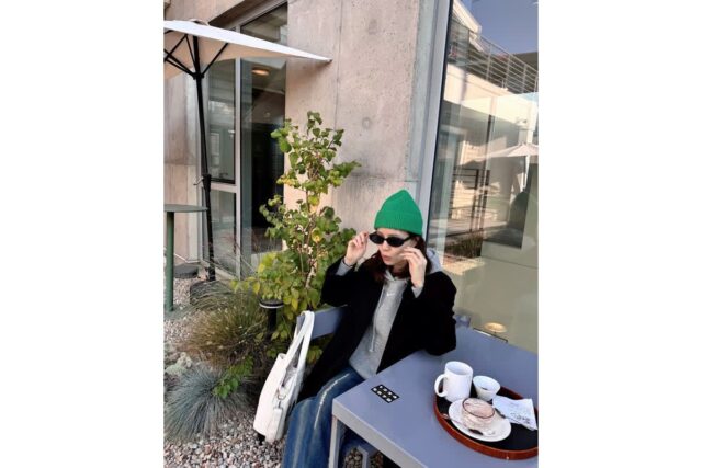 “후드 하나 걸쳤을 뿐인데 분위기 미쳤다” 문채원의 꾸안꾸 정석