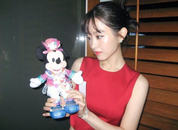 디즈니 랜드에 가서 ‘디즈니 공주’가 된 박보영 근황