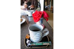 50대 여성의 골다공증을 48% 더 빠르게 만드는 음식, 아침마다 이걸 마십니다