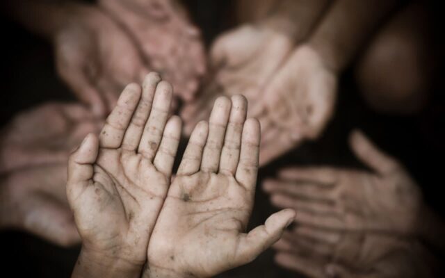 “미안하다…” 가난을 대물림하는 부모들의 공통 습관