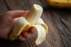 “속 뒤집어집니다…” 아침 빈속에 먹으면 안 되는 과일 6가지