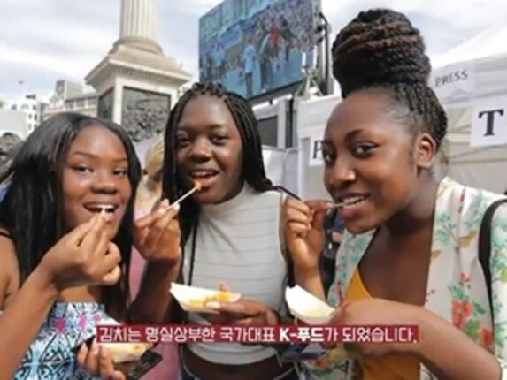 박하선·서경덕, ‘김치의 날’ 앞두고 ‘김치의 미래’ 영상 공개