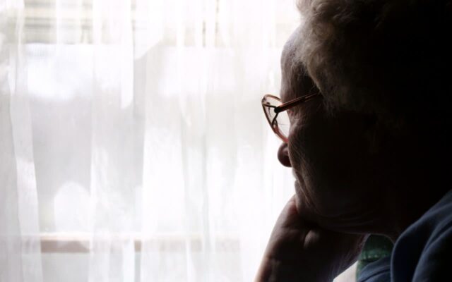 죽기 전 떠오르는 인생에서 가장 후회되는 행동 1위