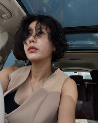 이혼 2년 만에 열애와 임신을 동시에 깜짝 발표한 여배우의 단발 웨이브펌