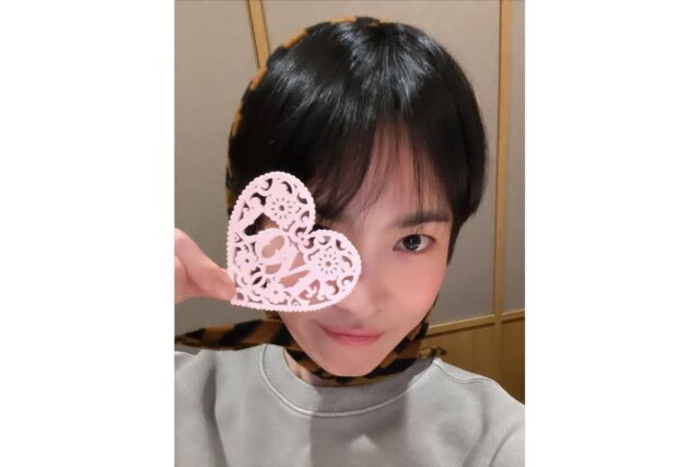 44세 맞아? 송혜교, 숏컷 하고 ‘소년미 폭발’… 생일 근황에 SNS 마비