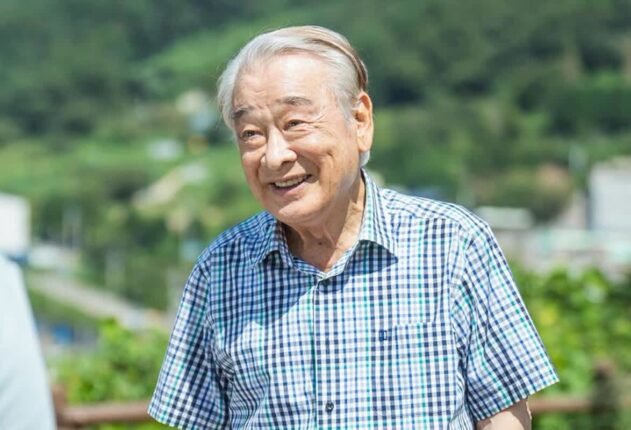 “선생님 덕분에 행복했습니다”…’인생의 참 스승’ 이순재 별세에 추모 물결