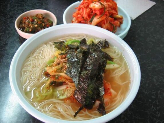 점심에 이 음식 나오면 피하세요. 이 음식 먹으면 오후 피로가 폭발적으로 몰려옵니다