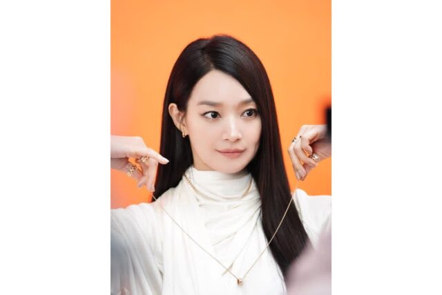 신민아, 결혼 앞두고 뽐낸 명품 비주얼…시간이 멈췄나