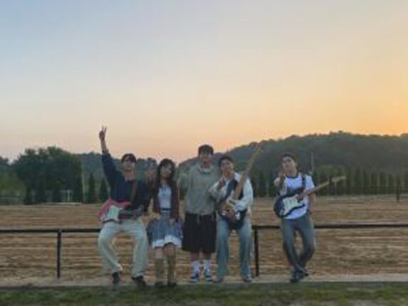 신예 밴드 Paper Life, 첫 EP ‘(주)페이퍼컴퍼니’ 발매…감성+실험 담은 다채로운 트랙 주목