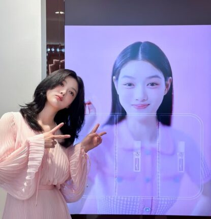 너무 예뻐 4살 때 어머니가 인터넷에 올린 사진 한 장으로 데뷔한 여배우의 S컬 웨이브펌