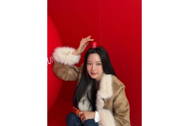 패완얼의 상징 문가영, 무스탕 코디로 연말 무드 시선 집중