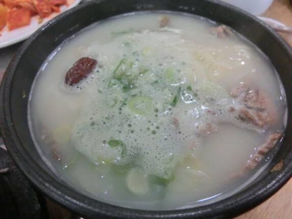 12월만 되면 찾는 ‘이 국물’, 알고 보니 간 독성은 라면의 3배였습니다