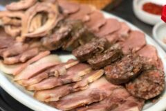 구수한 풍미와 쫄깃한 식감이 살아 있는, 순대 맛집 5곳