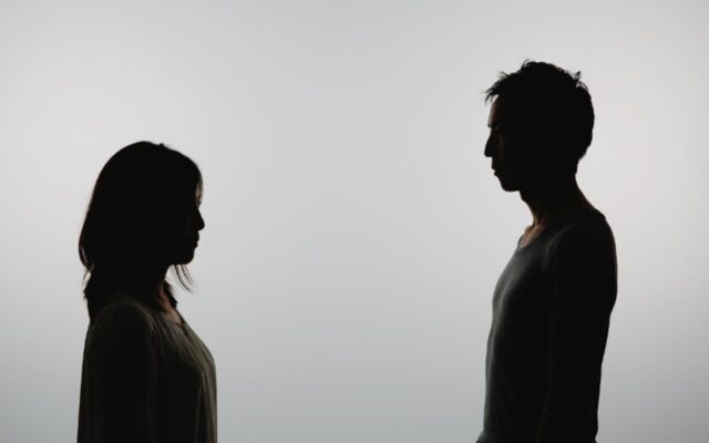 주변에 쓰레기 같은 인간만 꼬이는 사람들의 공통점 4가지