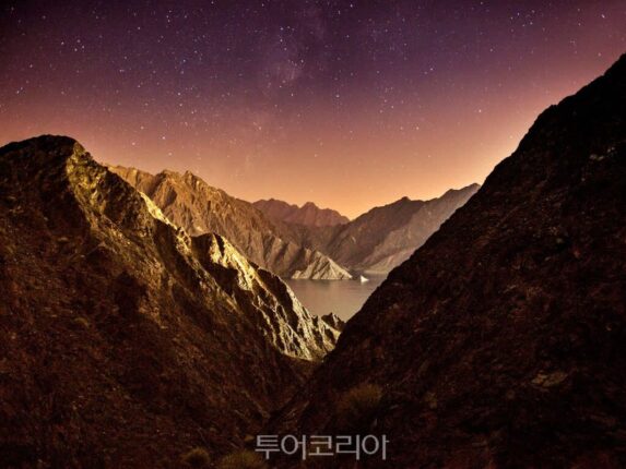 두바이 사막·산에서 별빛 낭만에 빠져봐!