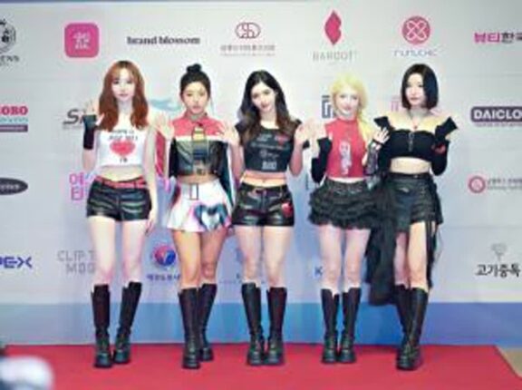 [NF포토] “열정과 빛으로 물들다” ‘테디스 어워즈 시상식 2025’ 가수 엑신(X:IN)과 함께한 특별한 밤