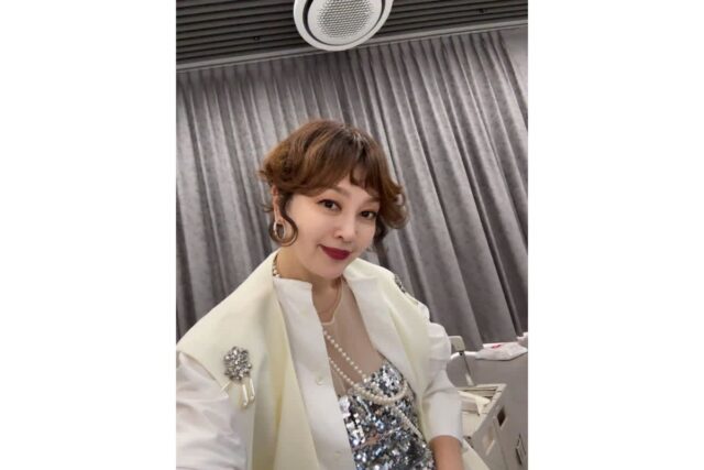 승무원 시절, 미용실 원장의 권유로 연예계에 데뷔 50대 여배우의 쇼트컬 헤어
