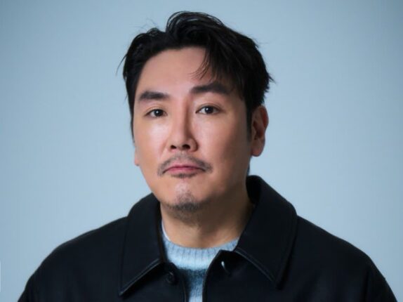 ‘은퇴’ 조진웅, 내년 상반기 공개 ‘두 번째 시그널’ 깊어지는 고민