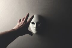 착한 척하는데 알고 보면 교활한 인간들의 특징 4가지