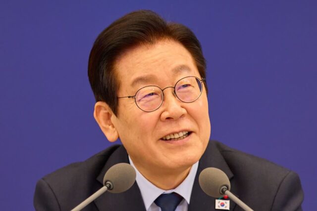 李 대통령 ‘2조’ 벌었다…한국 최초 달성