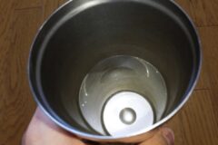 텀블러 내부에 “이것”을 넣어보세요 주부9단이 공개한 꿀팁입니다.