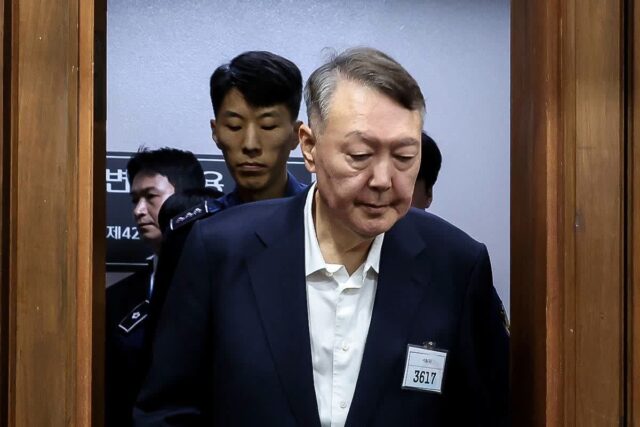 “尹, 고문 준비했다” 軍 문건 내용 ‘급속 확산’