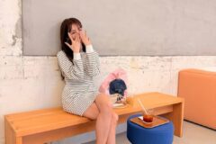 윤은혜 패션의 정석! 커피프린스 주인공 답게 카페에서도 빛나는 ‘원조 패셔니스타’의 OOTD