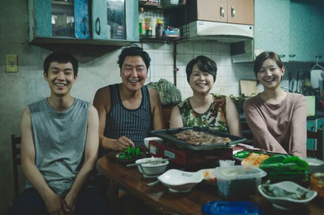 ‘기생충’은 어떻게 크리스마스 영화가 되었나