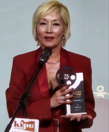 [영상] 영화 ‘파과’로 여우주연상 이혜영 “격세지감이란 이런 것!”