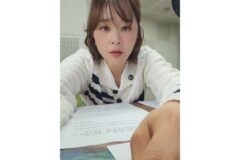 곧 50살 맞아? 20대라고 해도 믿을 만큼 동안인 여배우의 단발머리