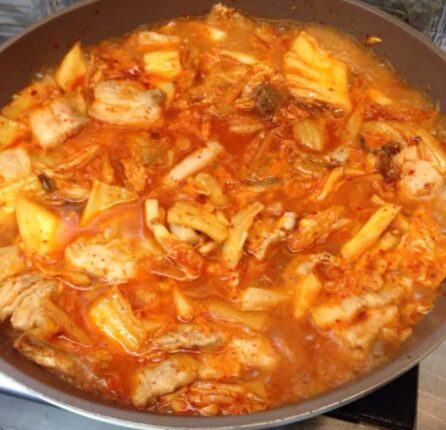 김치찌개 “이 2가지 재료”넣고 끓이세요 식당 이모도 놀란 맛이 나옵니다.