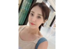 이혼 9년 차지만 전 남편과 매일 통화한다는 여배우의 내추럴 묶음머리