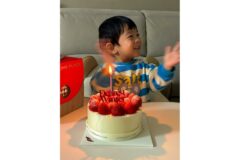 (불티나게 팔리는 그 케이크) 투썸 화이트 스초생 후기