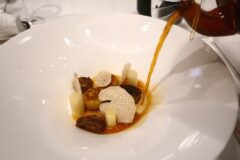 교양없는 사람들이 “식사할 때 나온다는 특징” 2위는 자랑, 1위는 이것