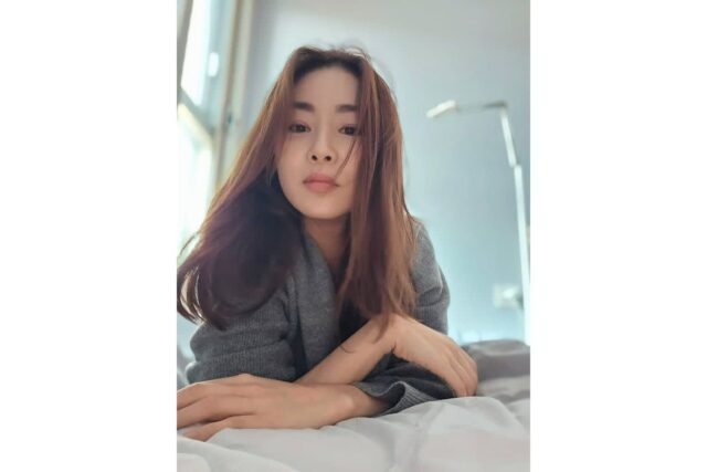 기자들이 인정한, 실물이 가장 이쁜 40대 여배우의 홈웨어 헤어스타일