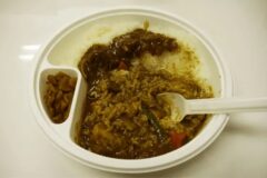 카레 먹을 때 “이것” 꼭 뿌리세요, 카레가 한순간에 보약으로 변합니다.