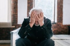 “하지 말았어야 했는데…” 노후가 가난한 사람들이 모두 후회하는 단 하나의 행동