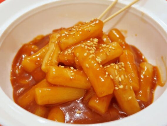 떡볶이 만들 때 “이 음식” 넣으세요, 분식집 사장님도 몰랐던 방법 입니다.