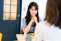 “밥 먹을때..” 그 사람의 본성은 ‘이것’에서 티가 납니다
