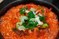 익숙한 라면을 색다른 방식으로 즐길 수 있는 이색 라면 맛집 5곳