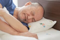 만약 남편이 수면중 “이런 증상”보이면 현재 정신건강 심각한 겁니다.