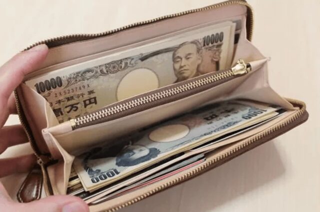 “통장에 1억이 찍히면 생기는 삶의 변화4가지” 2위 선택 1위는 이것