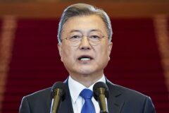 文, 선거 앞두고 ‘딱 한 마디’…