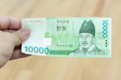 요즘 5060이 행복하다고 느끼는 생활비 수준은 얼마일까?
