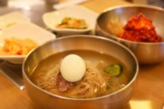 절제된 육수와 메밀 향의 깊이, 평양냉면 맛집 5곳