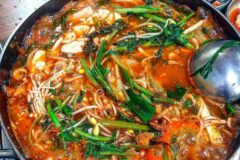 시원한 국물과 깊은 손맛으로 개성을 느낄 수 있는 전국 매운탕 맛집 5곳