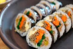 재료의 균형과 손맛으로 간단함 속 깊은 만족을 주는 김밥 맛집 5곳