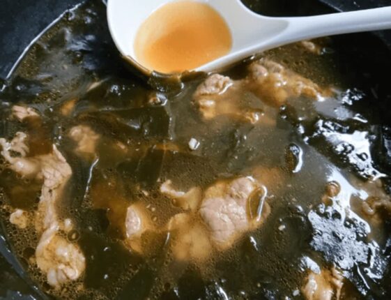 소고기 아닙니다 “미역국에 이 음식” 넣으면 3배는 더 맛있어 집니다.