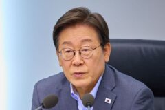 李 대통령, ‘기습 공격’ 당했다… 일동 긴장